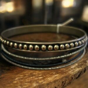 Elegant Gold and Silver Women’s Bangle Bracelet Set 4